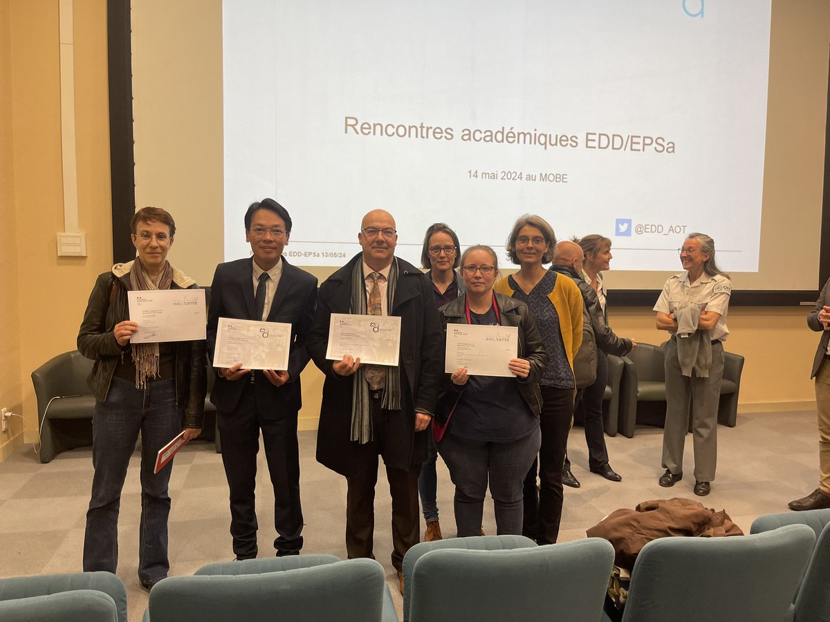 Merci à l’équipe <a href="/EDD_AOT/">EDD Académie Orléans-Tours</a> pour le double label #E3D et #EPSa qui reconnaît l’action des personnels du collège Choiseul ! Un clin d’oeil à nos collègues du LGT Vinci, eux aussi labellisés.