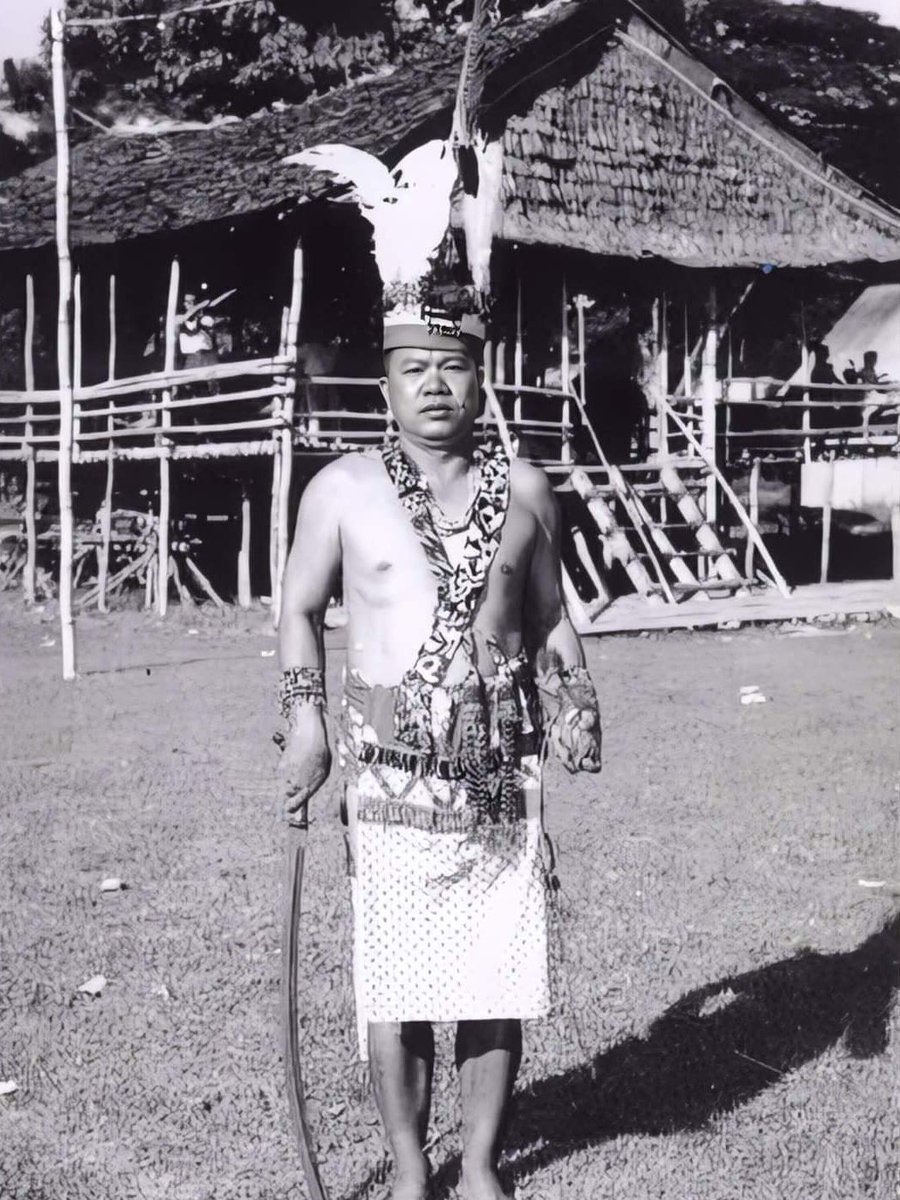 OKK Datuk Ahmad Sanggau Jalang

Credited as the man who founded Melalap public school (now SK Melalap).

#NorthBorneo