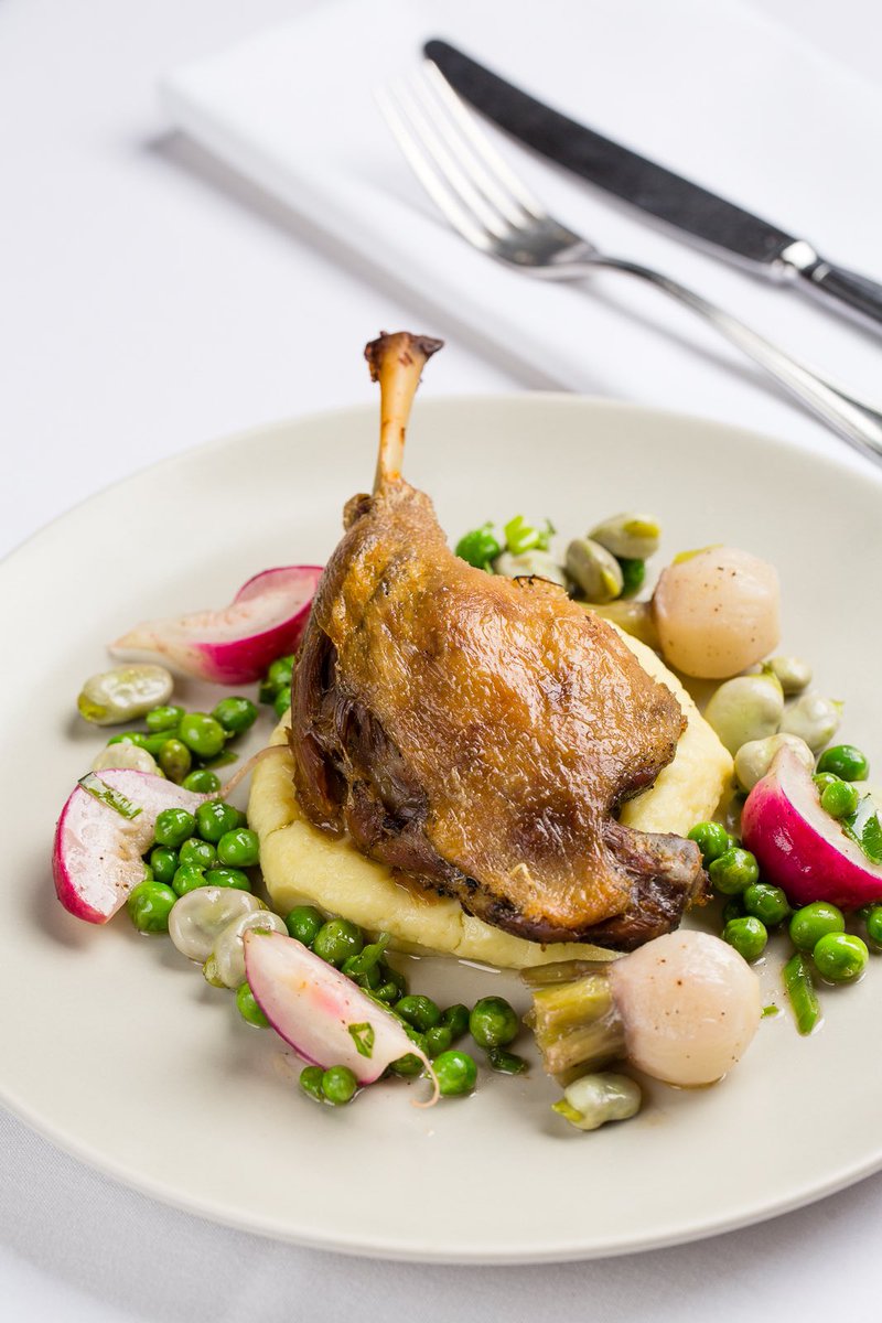 Recipe of the week: confit duck leg with peas, broad beans, radish and snowball turnip 🍽

bit.ly/CSHconfitduckl…
