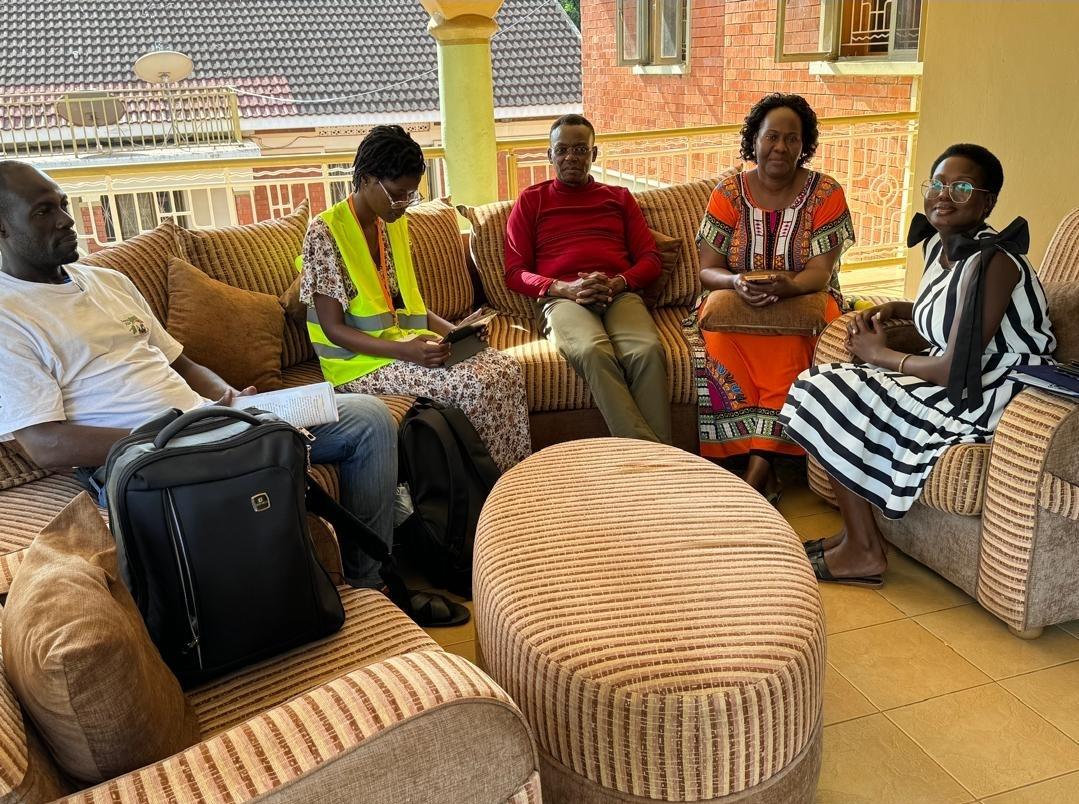 dokolopost's tweet image. JUST IN🚨: Entebbe Central, HH Eng Dr. Michael Moses Odongo Okune, joined by Agong Margaret Odongo &amp;amp; daughter Arao Shauna Georgia Odongo, participated in the census count conducted by UBOS Census official Kemigisha Easter Katherine. 
#CommunityEngagement #CensusUpdate