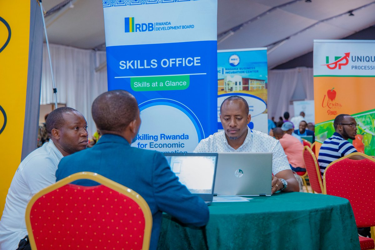 Exciting news! The 13th Kigali Job Net event, hosted by the City of Kigali and stakeholders, begins today at KCEV. Jobseekers are connecting with employers for opportunities, paving the way for direct employment and valuable insights into job creation. #KigaliJobNet2024