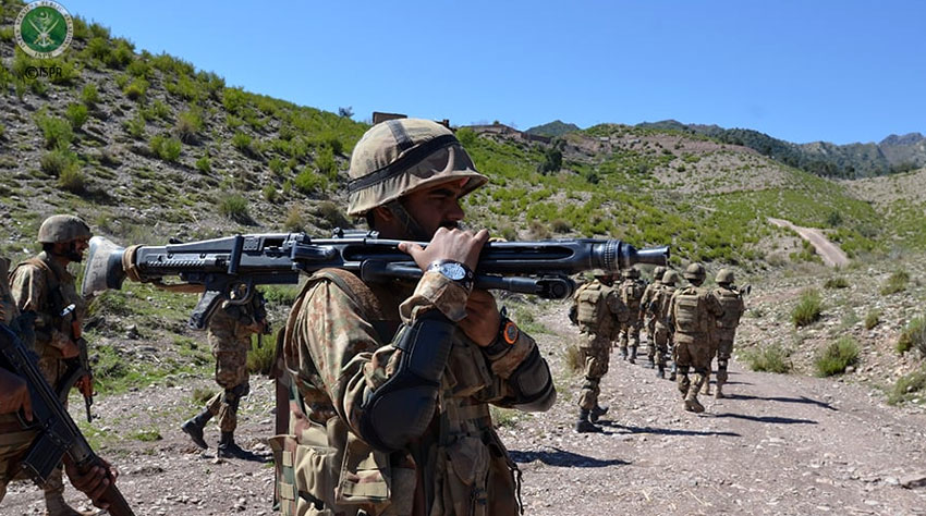 Security forces have killed three terrorists in an intelligence-based operation in Sambaza area of Zhob District in Balochistan @OfficialDGISPR #RadioPakistan #News radio.gov.pk/15-05-2024/arm…