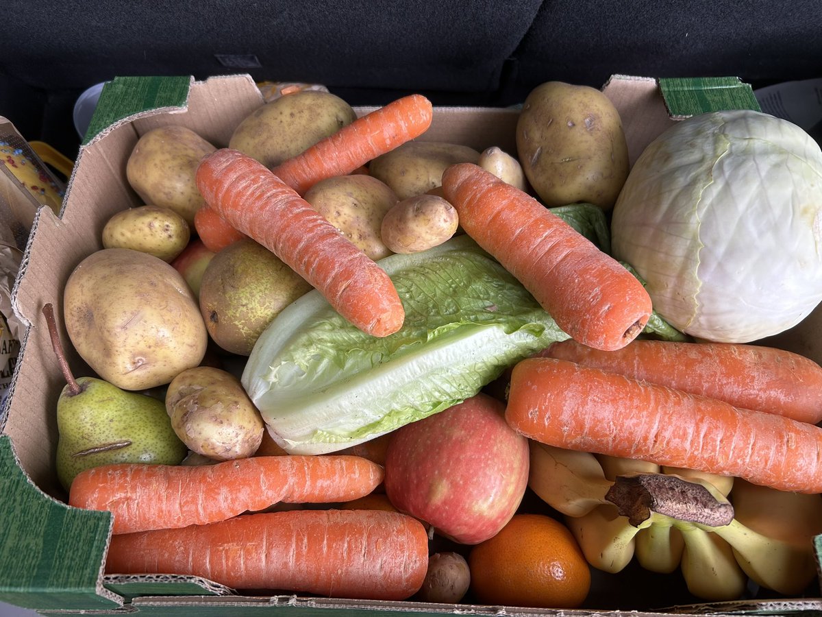 Got to love a £1.50 @LidlGB fruit and veg box !