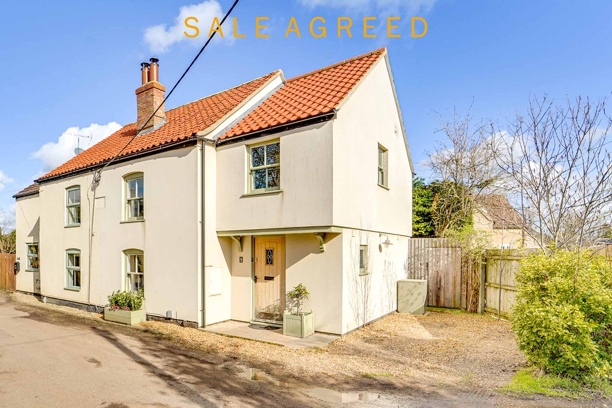 💥ANOTHER PROPERTY SSTC!💥

📞 Morris Armitage on 01638 560221 to arrange a viewing.
📧 newmarket@morrisarmitage.co.uk
#morrisarmitage #morrisarmitagenewmarket #newmarket #propertyforsale #wesellhouses #propertyvaluation #valuemyhome #houseforsale #freepropertyvaluation