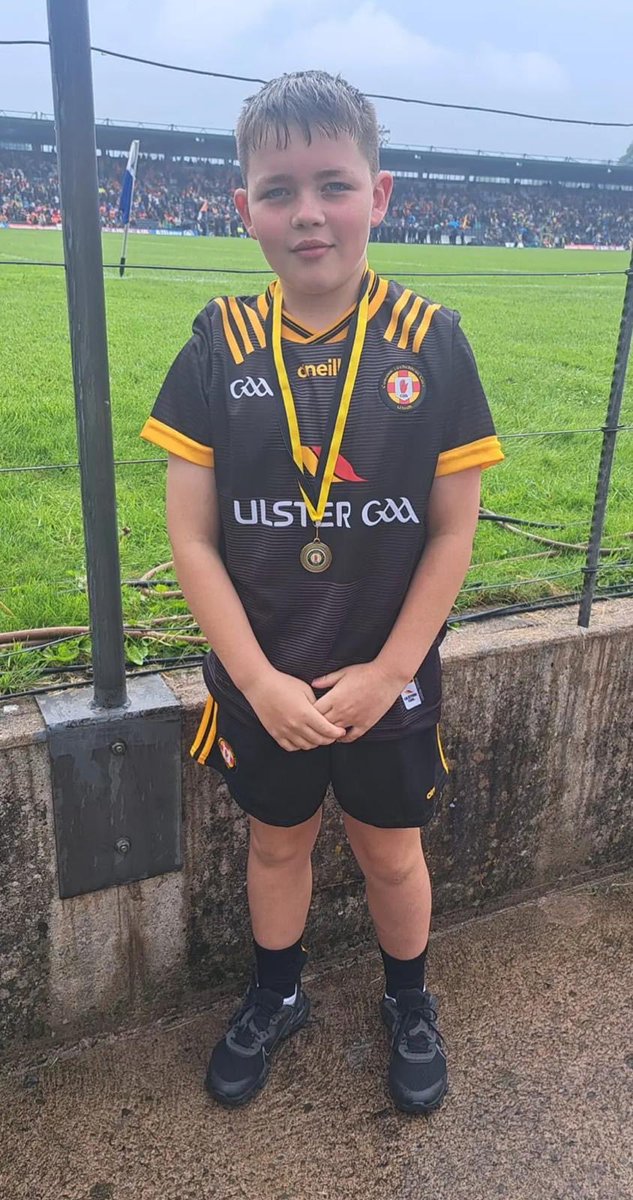 Comhghairdeas mór to our under 12 dual player Oisin Ryan who was selected to participate in the ⁦@cnambnaisiunta⁩ matches at the @UlsterGAA senior football final. A proud day for his family and for his school, Gaelscoil Éanna Maith thú Oisin 👏🏻 👏🏻 ⁦@AontroimGAA⁩