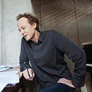 Hardly any other contemporary composer has developed such an unmistakable personal style as Beat Furrer. In his 70th year is he reaping the fruits of his artistic consistency Read more here takte-online.de/en/music-theat…