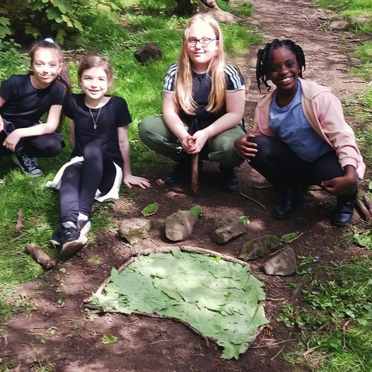 The children from St Francis primary school made some fantastic giant footprints at outdoor learning in Craigmillar Castle Park.  This was a badger's footprint - complete with bluebell claws. #artthatfallsapart #target2030 #woodlandsforall #forestschool #greenhealthweek