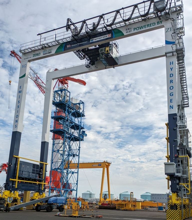 📢 🚀 #Excitingnews The H2-ZE RTG Transtainer Crane, heralded as the world’s first #hydrogen fuel cell-powered #RTG, has commenced commercial operations in the Port of Los Angeles 

#WorldCargoNews #innovation @PortofLA tinyurl.com/2ec969x2