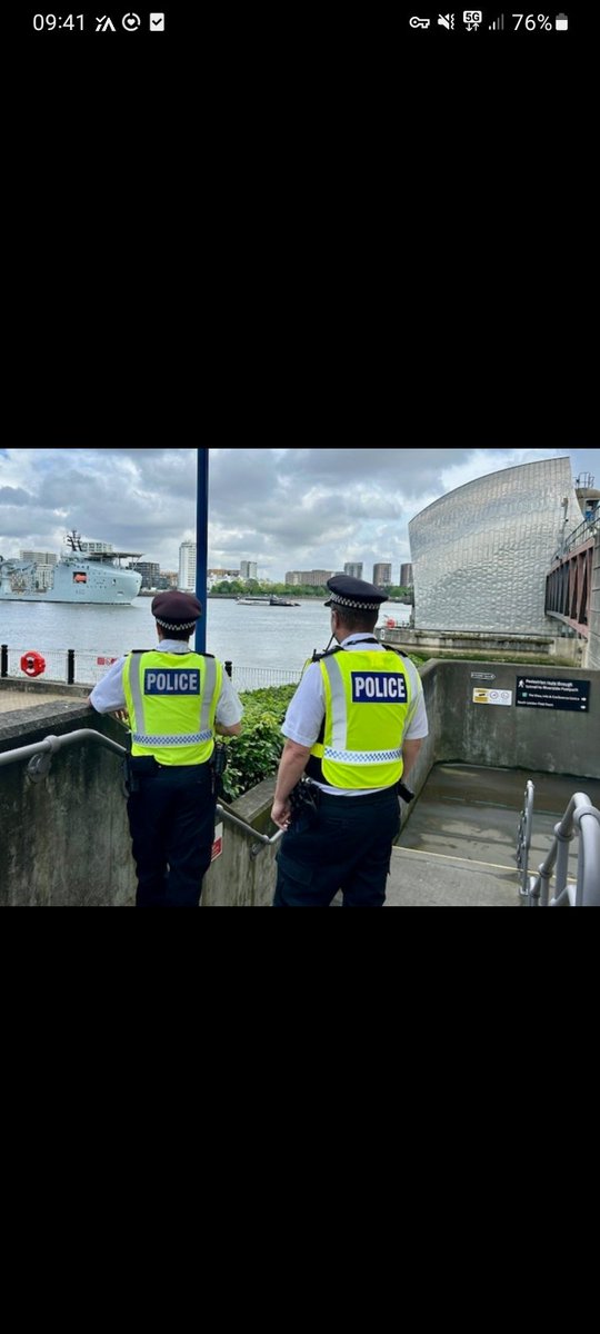 Specially trained officers from #ProjectServator down @thames_barrier carrying out a deployment alongside The Royal Navy Proteus ship. Did you see it? Did you see us? Our plain clothes colleagues saw you 👀