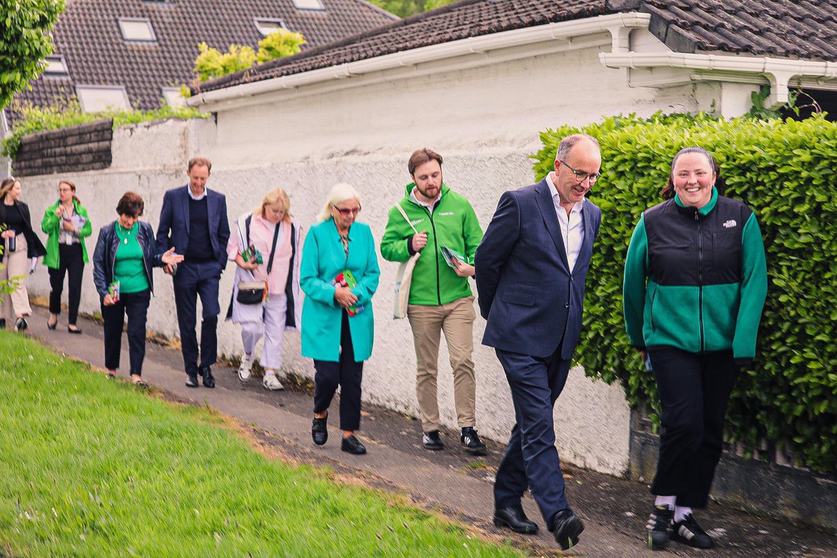 The most effective way to get things done is with a strong Fianna Fáil team in place locally, nationally and in Europe. A busy, productive canvass around Rathfarnham last evening, listening to local voices with Cllr @yvonnecollinsff, @JohnLahart and @BarryAndrewsMEP.