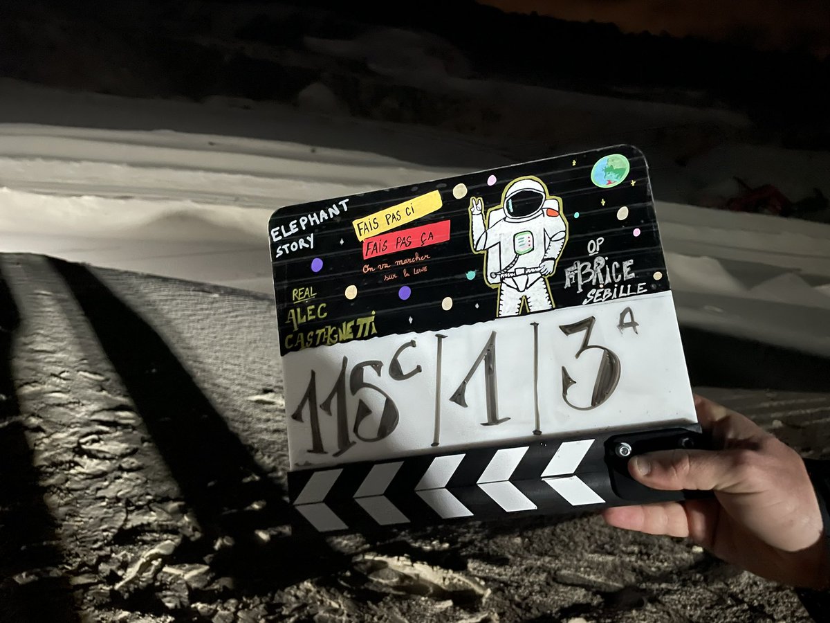 francetvpro's tweet photo. 🎥#Tournage #france2
Les familles Lepic et Bouley reprennent du service !
« Fais pas ci, fais pas ça » :
On va marcher sur la lune (2x52’)
🎬Du 13 mai au 13 juin en Île de France
💫Avec #ValerieBonneton #GuillaumeDeTonquedec #IsabelleGelinas #BrunoSalomone https://t.co/jGyzZuuqjW