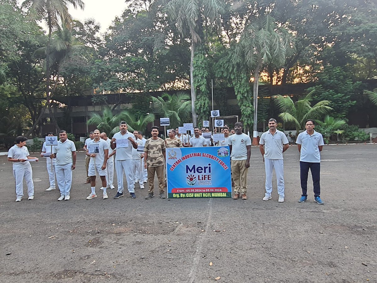 Life is possible only on earth🌍, protect it.
CISF personnel of RCFL Mumbai carried out a rally to spread awareness about the conservation of environment under #MissionLifestyleForEnvironment
#PROTECTIONandSECURITY #MeriLiFE
@HMOIndia
@moefcc