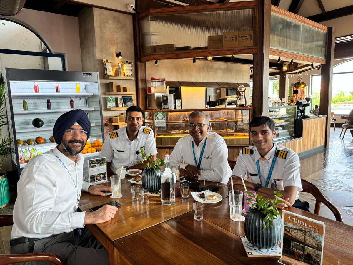 Our team grabbing a fabulous cup of coffee along with @KanwarbirSingh at #Artjuna cafe at our beautiful homebase @miagoaairport 

#BharatUnbound #Goa #ArtjunaCafe #cafe