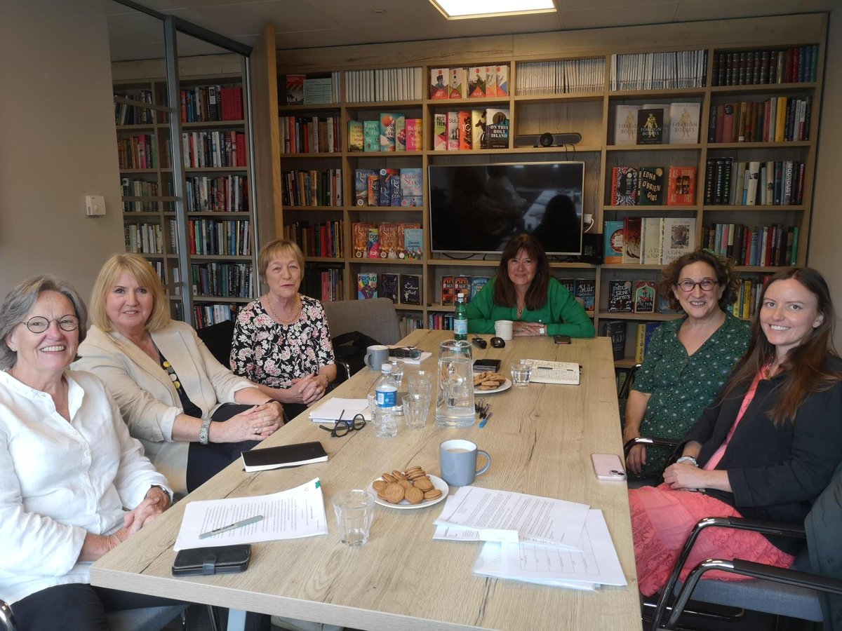 Thank you to @PFDAgents who hosted our judges for the final round of the Lucy Cavendish #FictionPrize. The top prize will be awarded at the ceremony next week... stay tuned! Congratulations to all shortlistees! 💫