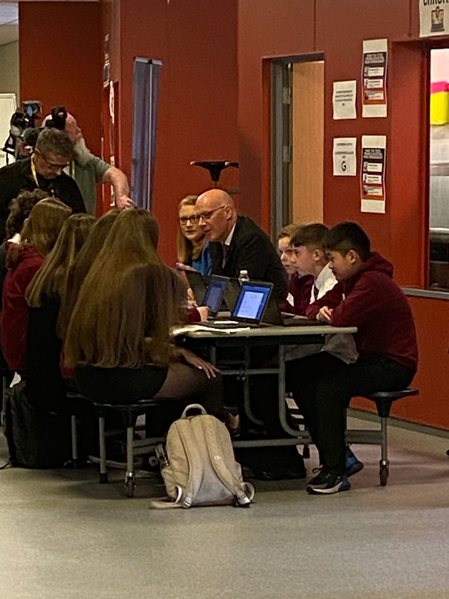 So very proud and excited to welcome the First Minister @JohnSwinney and @S_A_Somerville to @AlloaAcademy to meet our amazing young people and share the groundbreaking work around Family Wellbeing Partnerships and  community around the school in Clackmannanshire @ClacksEducation