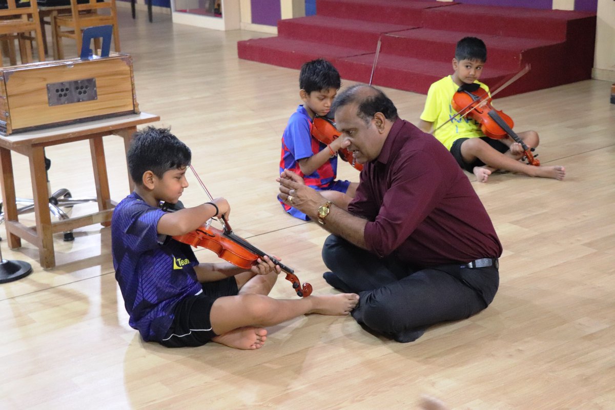 Violin activity camp for grade V:

Violin activity camp was organised for grade V students for 7 working days between 24th April to 3rd May 2024.