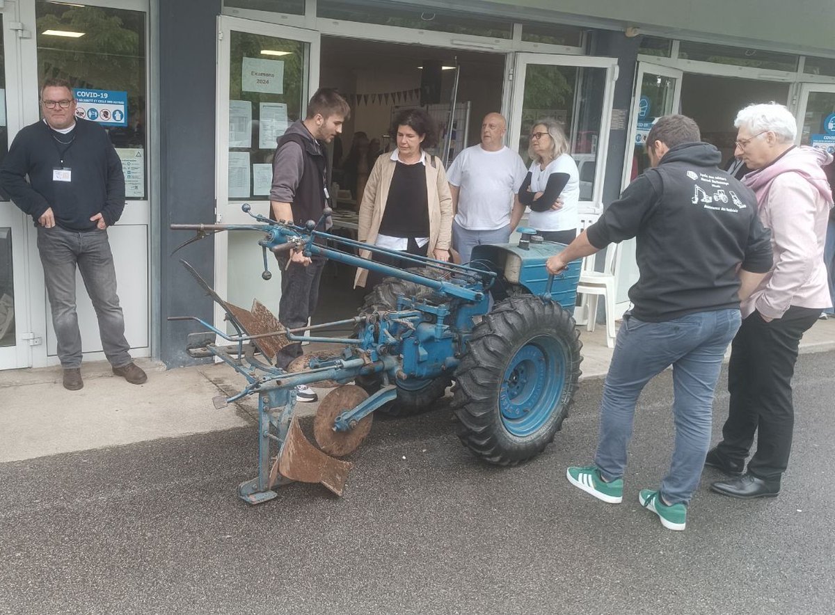 Nous sommes présents ce jour à la 3ème journée académique du chef-d'œuvre à Limoges.
Nos élèves et apprentis présentent la restauration de ce motoculteur STAUB PP6 de 1954 qui a débuté en 2022.

<a href="/aclimoges/">Académie de Limoges</a>  <a href="/CfaLimousin/">CFA Académique du Limousin</a> <a href="/CDrucker_Godard/">Carole Godard</a>