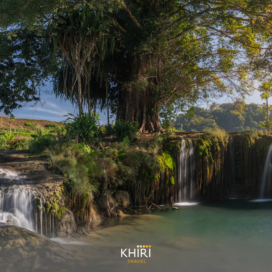 Hidden paradise alert! 🇮🇩The #WeekacuraWaterfall in #Sumba, #Indonesia — Haven't experienced it? Our Indonesia team can craft the perfect adventure for your clients. Contact sales.indonesia@khiri.com for unforgettable memories! #KhiriTravel