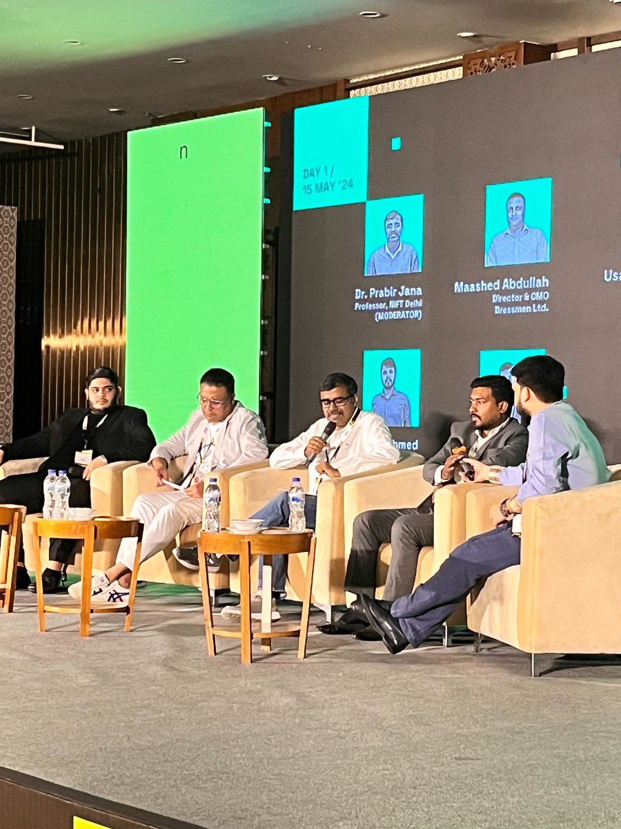apparel_res's tweet image. FTW Dhaka&apos;s session on real-time data in manufacturing highlighted global garment factories&apos; shift towards digital monitoring for efficiency and quality.

#fashiontechweek #ftw #fashiontechweekdhaka #Paneldiscussion