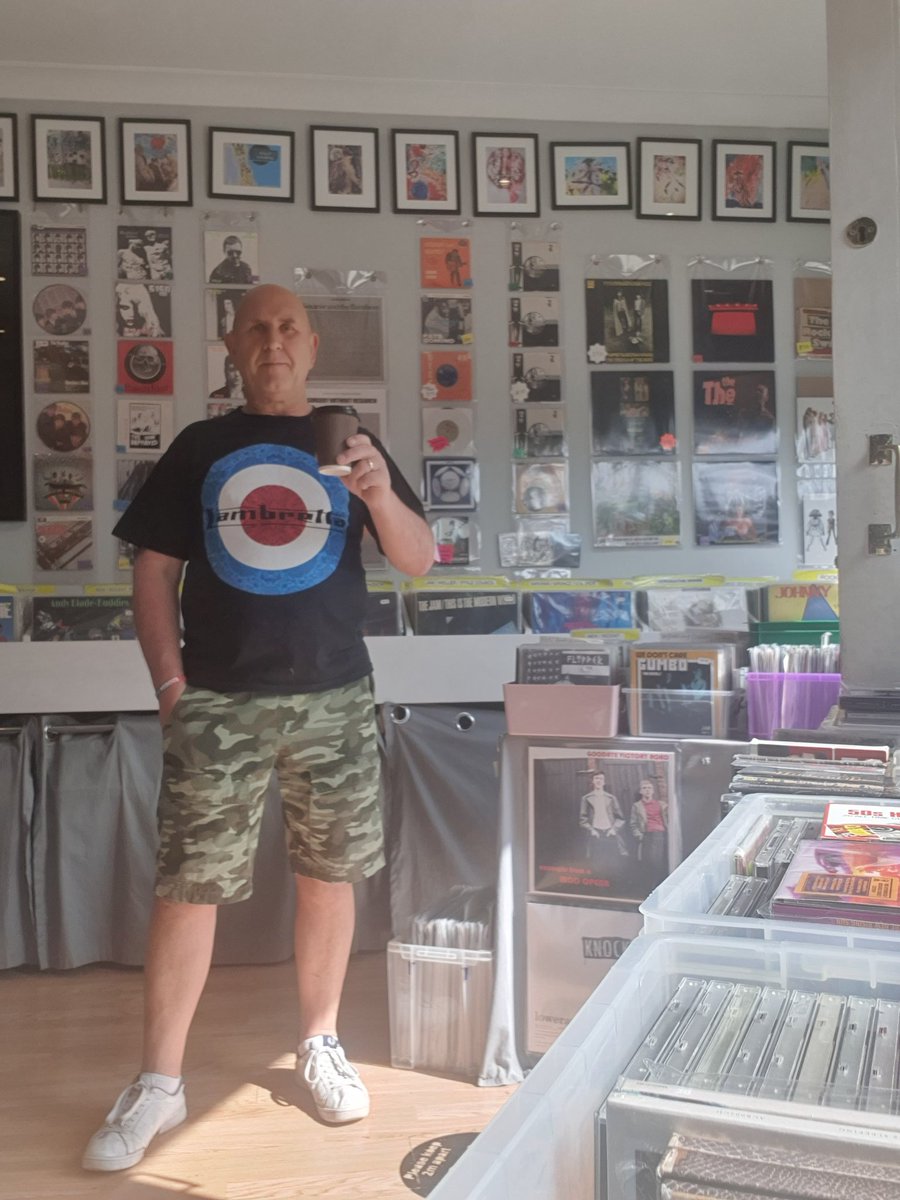 Morning all, open Wednesday, Thursday, Friday and Saturday 10-4
Also Sunday this week 11-3
#recordshop #recordstore #vinylrecords #vinylcollector #cds #books #tshirts #gigtickets 
@FlipLondonTours @GCPunkNewWave
