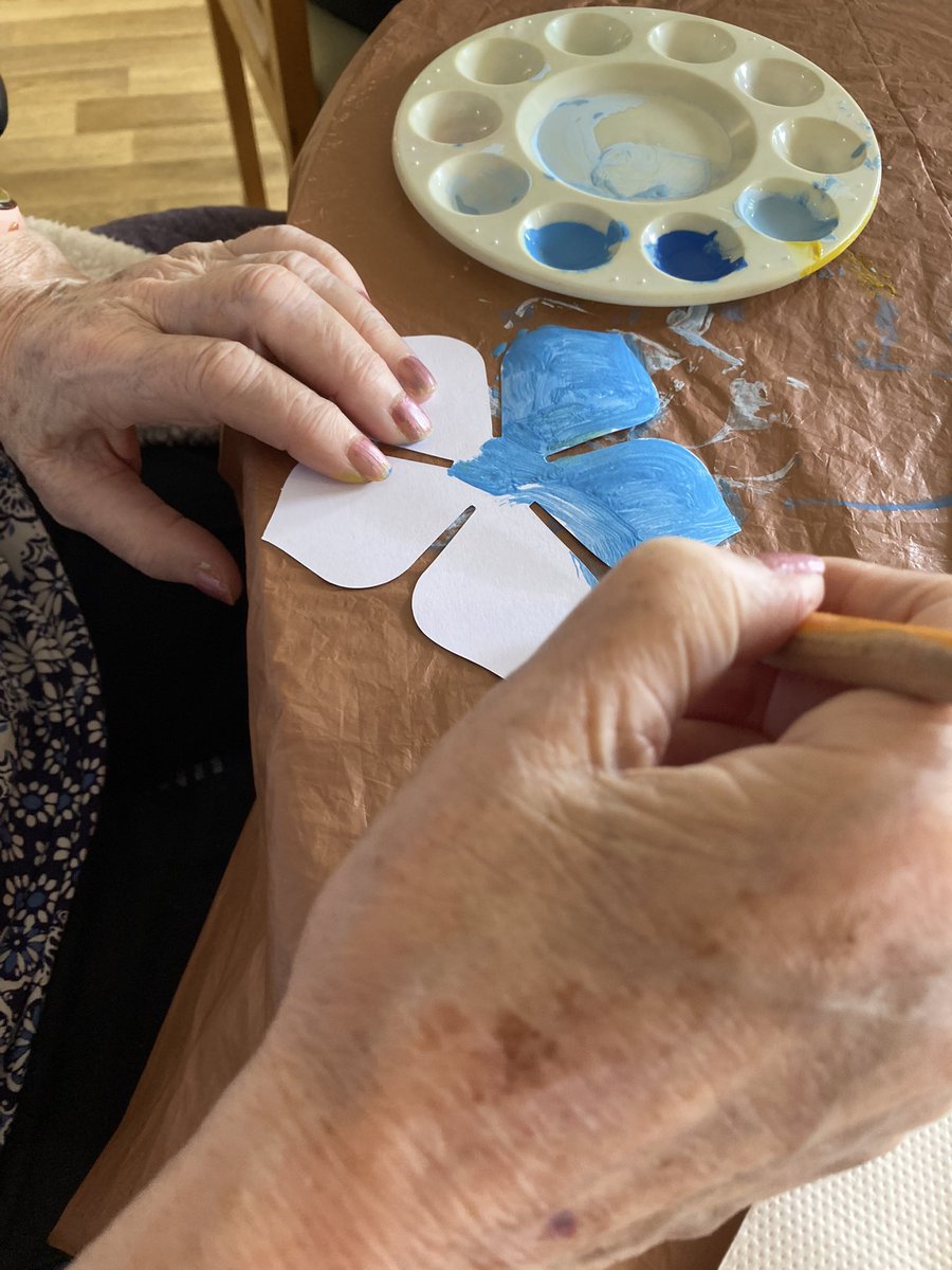 Beautiful #ForgetMeNot artwork for #DementiaActionWeek at #TyEirin <a href="/HarbourHCare/">HarbourHealthcare</a> Lovely to have family members join us for our last session✨🥰

 #artandcraft #artactivity  #carehomes #healthcare #carehomesuk #havingfunwithart #CareHomeActivities #wellbeing #creativemojo