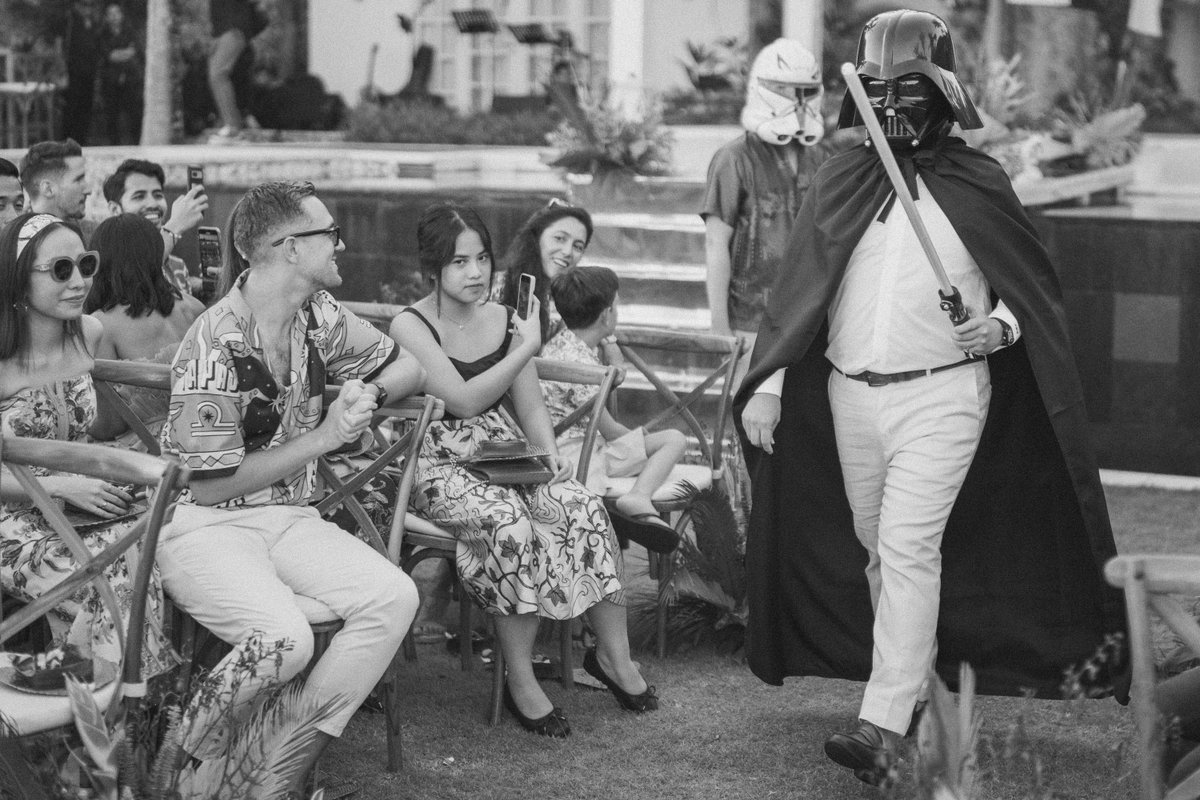 POV: Star Wars wedding di tanggal 4 Mei kemarin.

Ada yang tau 4 Mei hari apa?