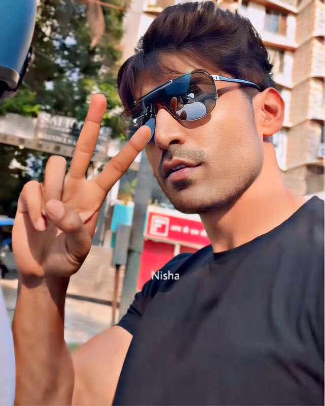 my uber cool champ is here to hack everyone’s heart 😎❤️🥰
.
@gurruchoudhary 
#keeprising #keepshining ✨💕
.
#GurmeetChoudhary 
love you unlimited champ 💙😘🤗