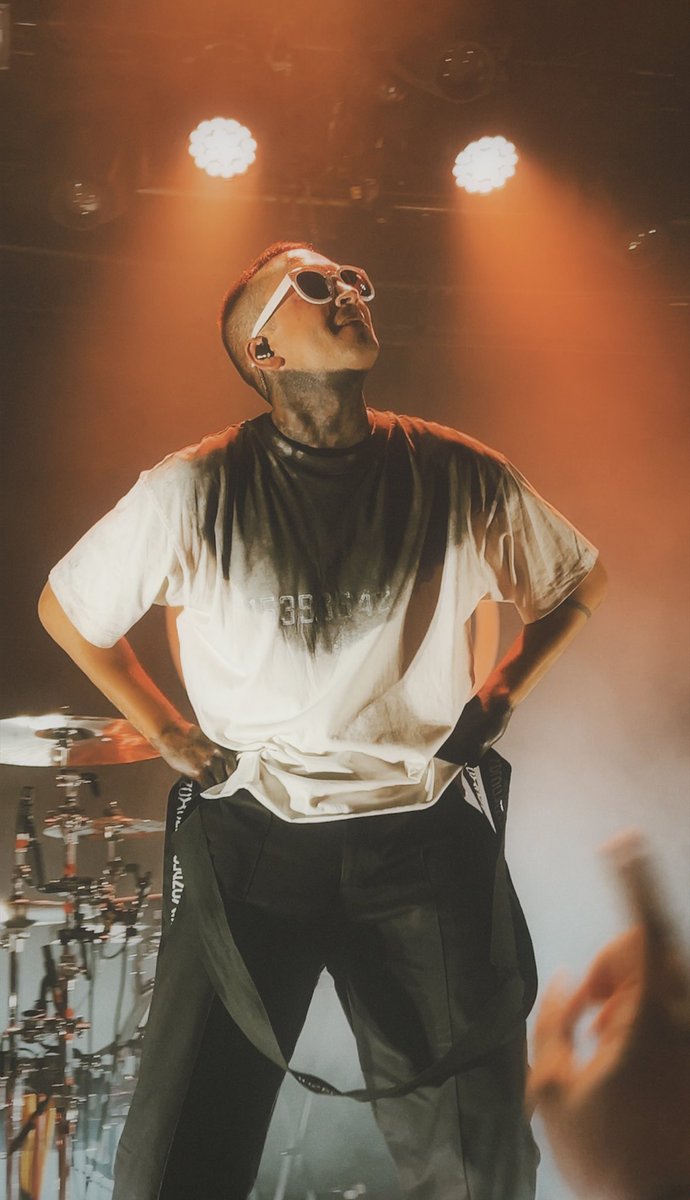 TylerOnceSaid's tweet photo. tyler's failed perimeter escape code was much more visible on his shirt tonight and also THE DEMA LOGO WASN'T THERE LAST TIME. 👀💀 #topmexico #twentyonepilots https://t.co/KyrNquHc47