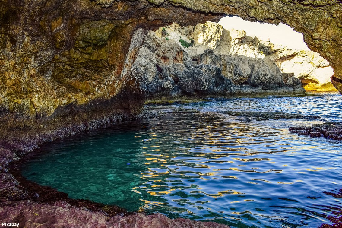 La Grotta della Poesia a Roca Vecchia, una delle perle del Salento: è un’autentica meraviglia naturalistica
Leggi la notizia bit.ly/4akYbVp 

#salento #salentodamare #salentodascoprire #viaggi #turismo #grottadellapoesia #rocavecchia #puglia @WeAreInPuglia