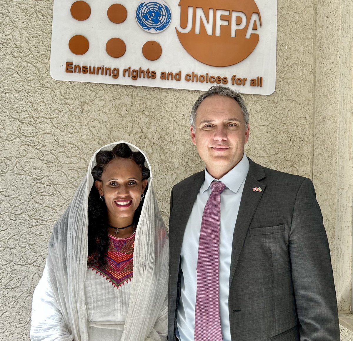 An honour to spend time with Sister Kahsa, celebrating her recognition as winner of the 🇨🇦 Women Peace and Security award. Her commitment and dedication moved us all.