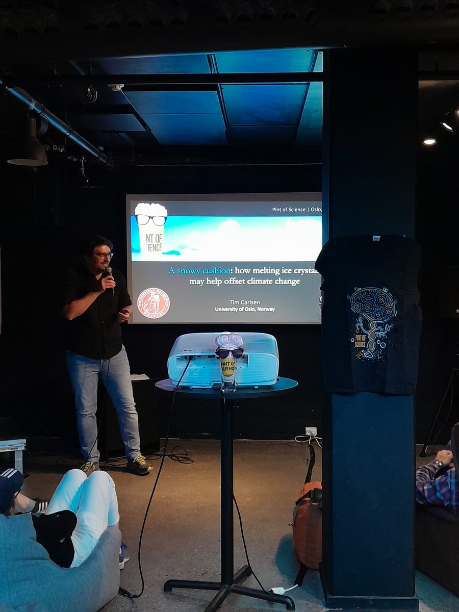 Another #pint24no night behind us! In #Oslo we were reaching into the past and #modelling #climates of the #future @houseofnerds_no 🤓

@pintsworld #pint24 #scicomm #scienceisfun