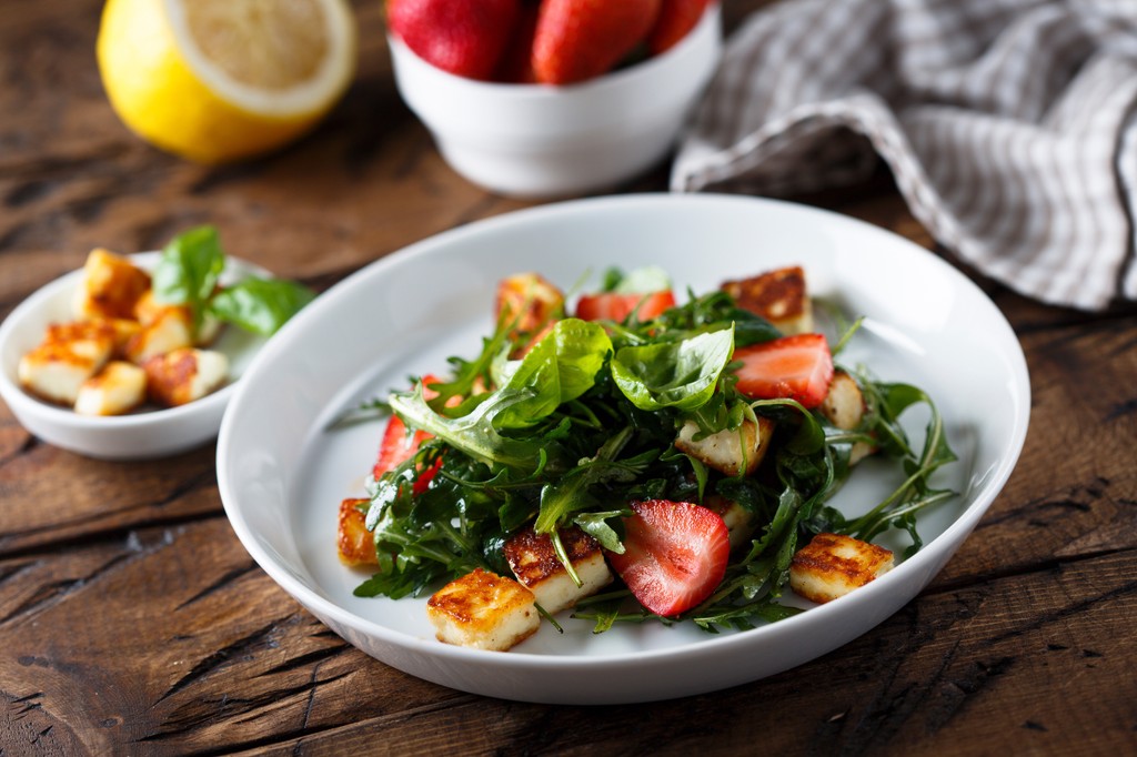 poupadoushop's tweet photo. Salade de #fraises 🍓 et #fromage #manouri à l'huile d'olive extra vierge grecque! 💙
https://t.co/HLotN8Lfj8
#poupadou #poupadoushop #salade #cuisinegrecque #produitsgrecs #grece #epiceriegrecque #epicerie #epiceriefine #artisanal #gourmet #paris #strasbourg #gaultmillau https://t.co/5yOZQP5eBq