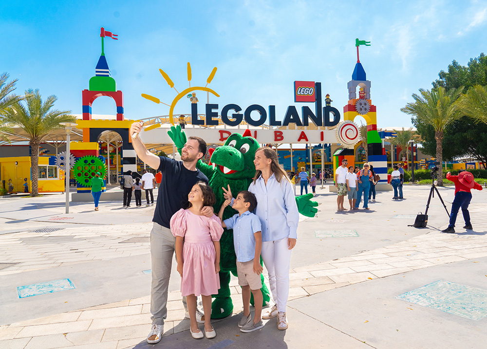 Happy International Family Day! 👨‍👩‍👧‍👦 Bring your loved ones to enjoy awesome rides, shows, and adventures 🎢 Book your visit now:

legoland.com/dubai/tickets-…

 #LEGOLANDDubai #AwesomeAdventure #LEGOLANDFamilyAdventures #LEGOLANDDubaiMoments #FamilyFun #FamilyMemories #FamilyDay