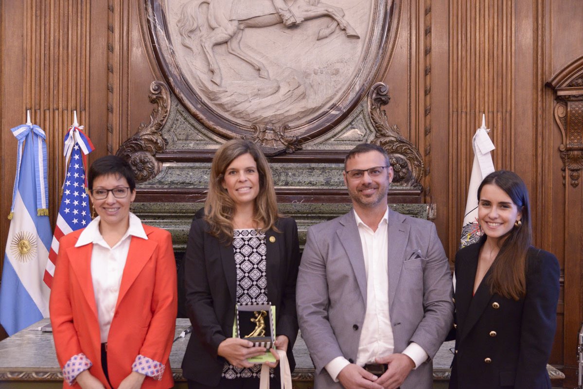 Val_Estela1's tweet photo. Jornada sobre Transición hacia Modelo Acusatorio Adversarial en la Legislatura de la Ciudad.
Muchas Gracias @USAmbassadorARG, @AldanaCrucitta @JRaffaghello, American Association of Law, Colegio de Abogados de San Martín y @FundejusOk https://t.co/7Zy8yUaaKQ