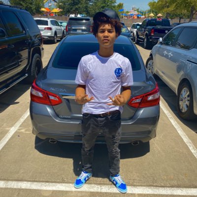 TJCUTZZo's tweet image. #NewProfilePic I’m an up in coming barber located in GPTX📍my IG • Baby.tj2xx for more info look at my IG Bio and Twitter Bio.