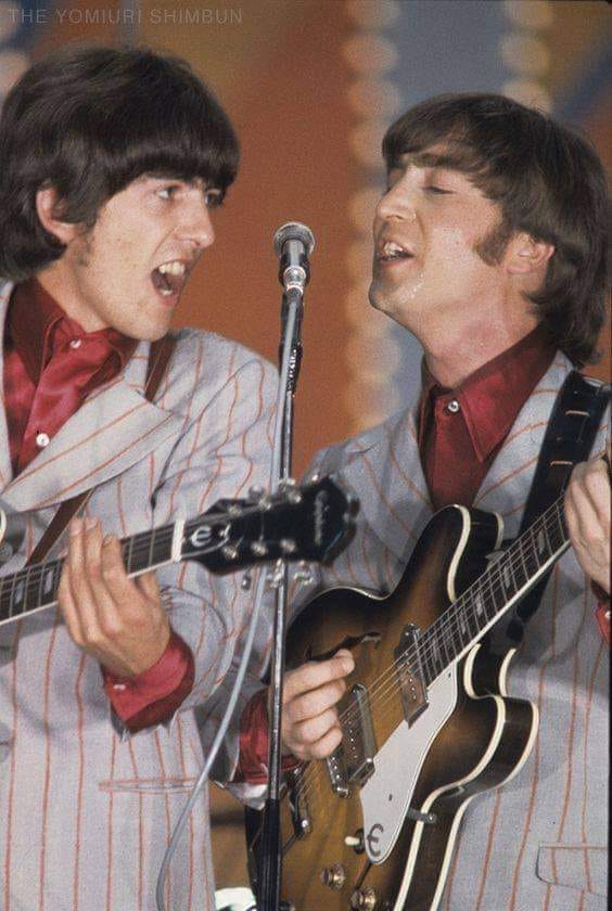 George and John harmonizing on stage at The Tokyo Budokan Hall, 30th June 1966
#TheBeatles