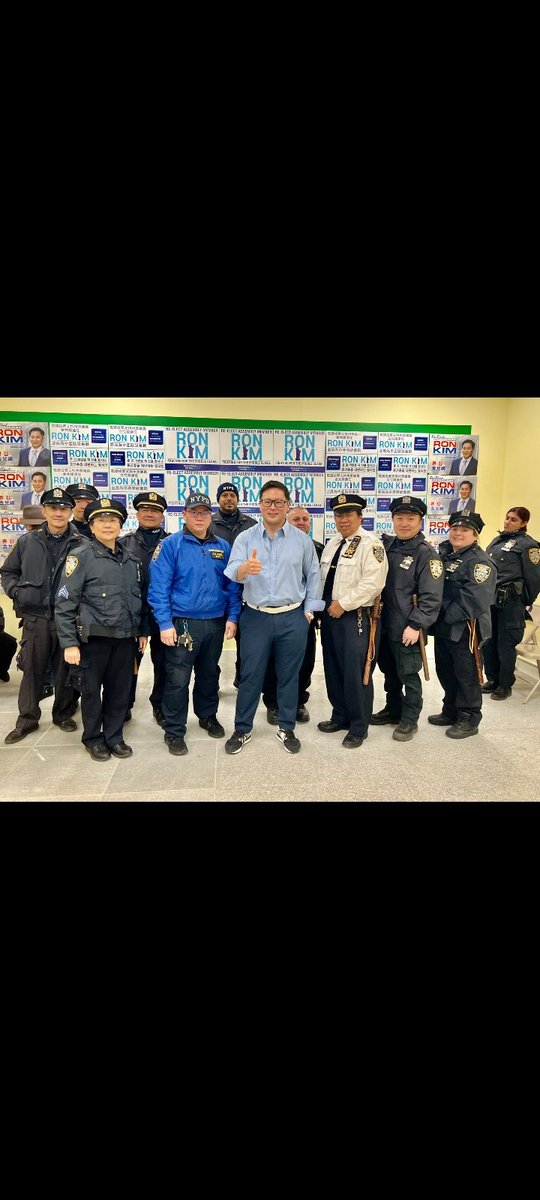 TOsherov's tweet photo. @rontkim shouldn't be misleading voters in the #40AD. He's not been endorsed by @NYPD109Pct @NYPDCommAffairs @NYPDnews @NYPDQueensSouth @NYPDauxiliary.
This should be violations of campaign ethics laws, city agencies and personnel.
#AndyChen #District40 #Flushing #Queens https://t.co/vfgKbEk8u5