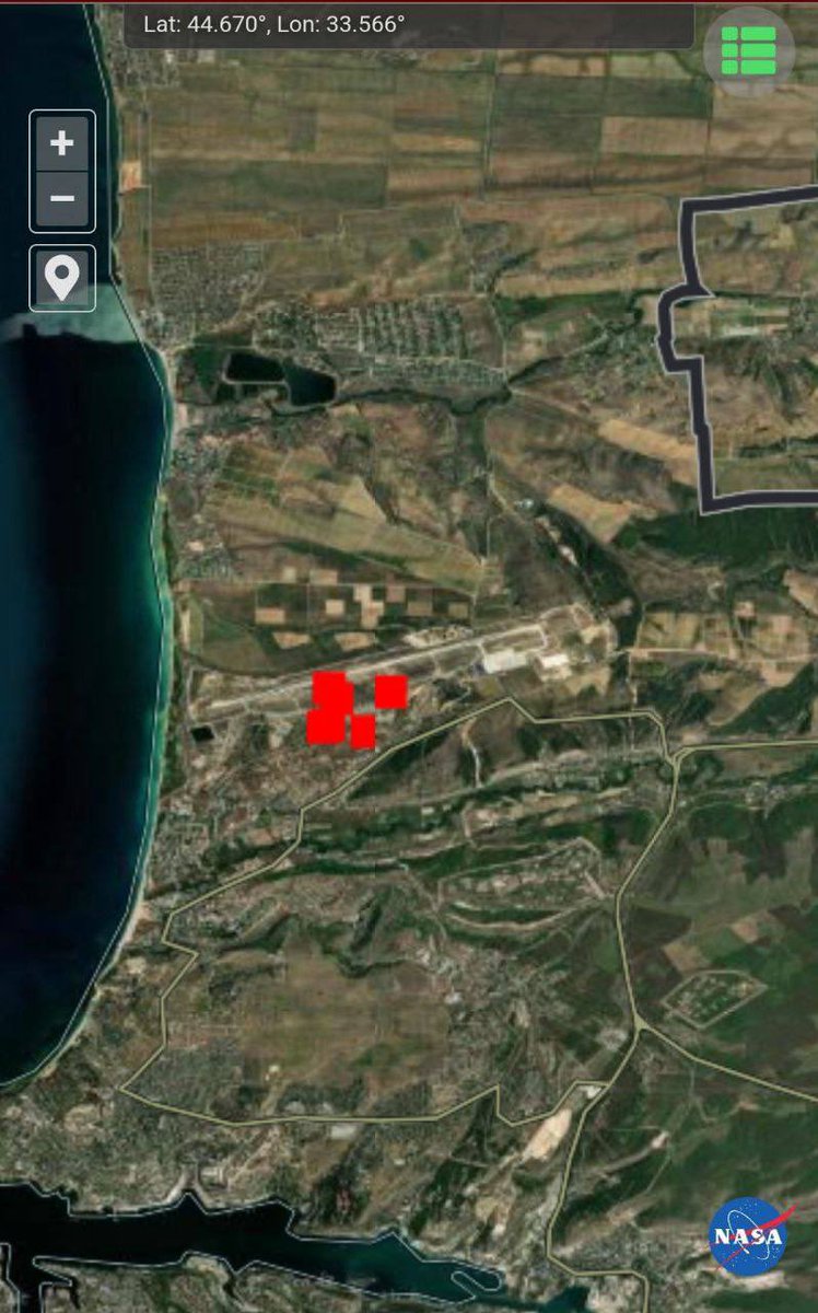 Dans la nuit, l'aérodrome militaire de Belbek, en Crimée occupée, a été attaqué. Le service de surveillance des incendies par satellite FIRMS de la NASA montre de nombreux incendies dans la partie centrale de l'aérodrome.