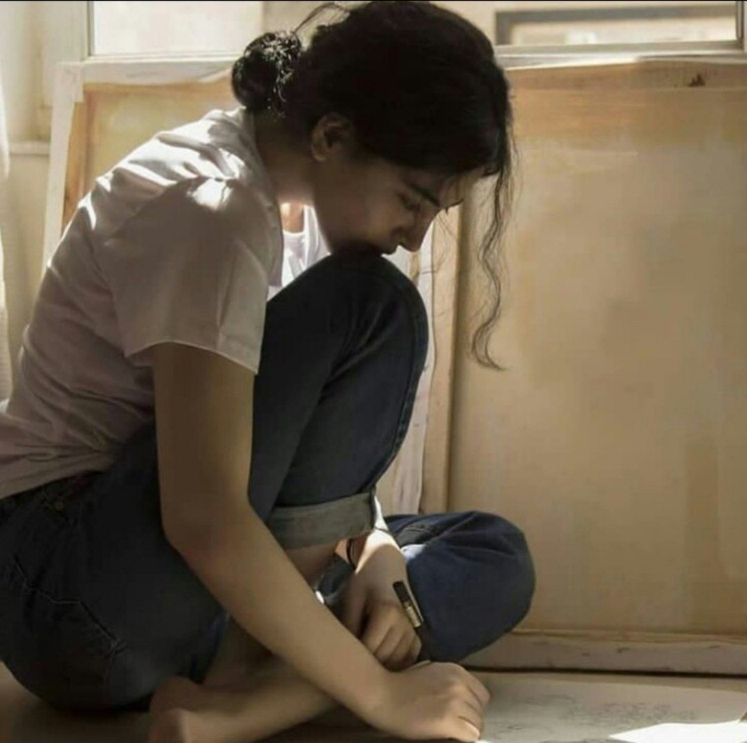 كان بإمكانها أن تضحك مع غيرك
لكنها إختارت أن تبكي معك
لماذا خذلتها! 💞