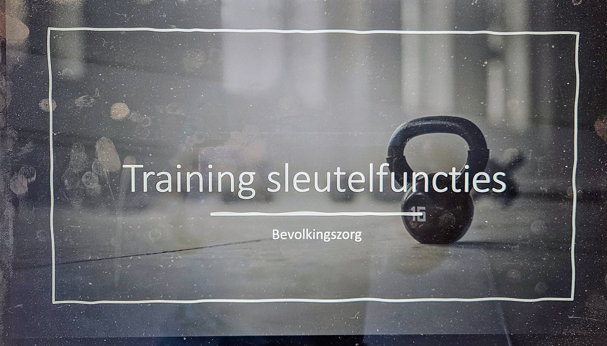 Gisteren een leerzame onderdompeling in de praktijk van de gemeentelijke crisisbeheersing.   Training door Joyce Kolkman van de piketfunctionarissen bevolkingszorg voor de nieuwe werkwijze die vanaf 1 juli ingaat. #bevolkingszorg #haaglanden #gemeente #crisisbeheersing