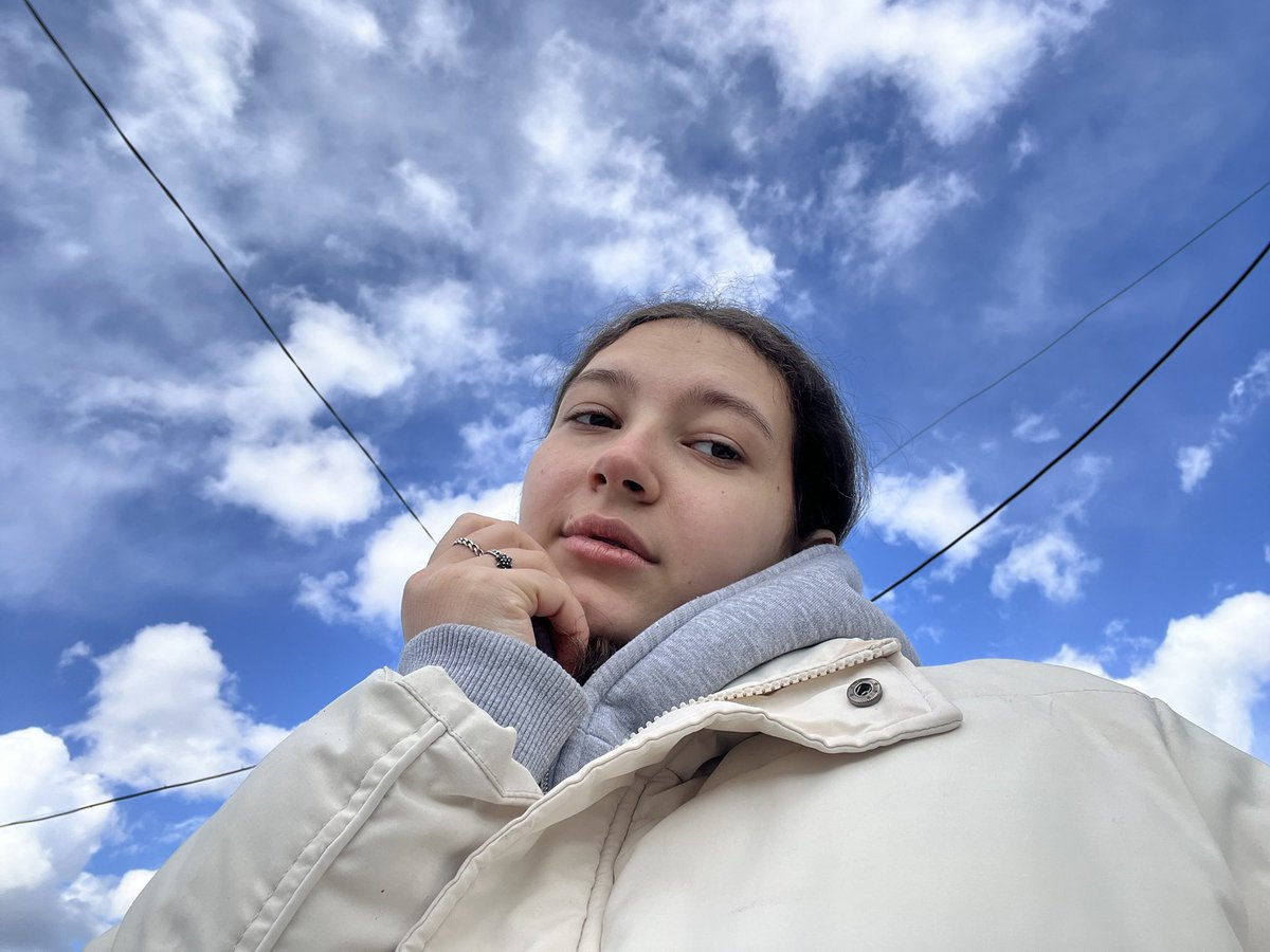 Good morning🩵
I'm still waiting for summer and when I can take off my jacket
And I wish you a beautiful day and give you my warmth☀️