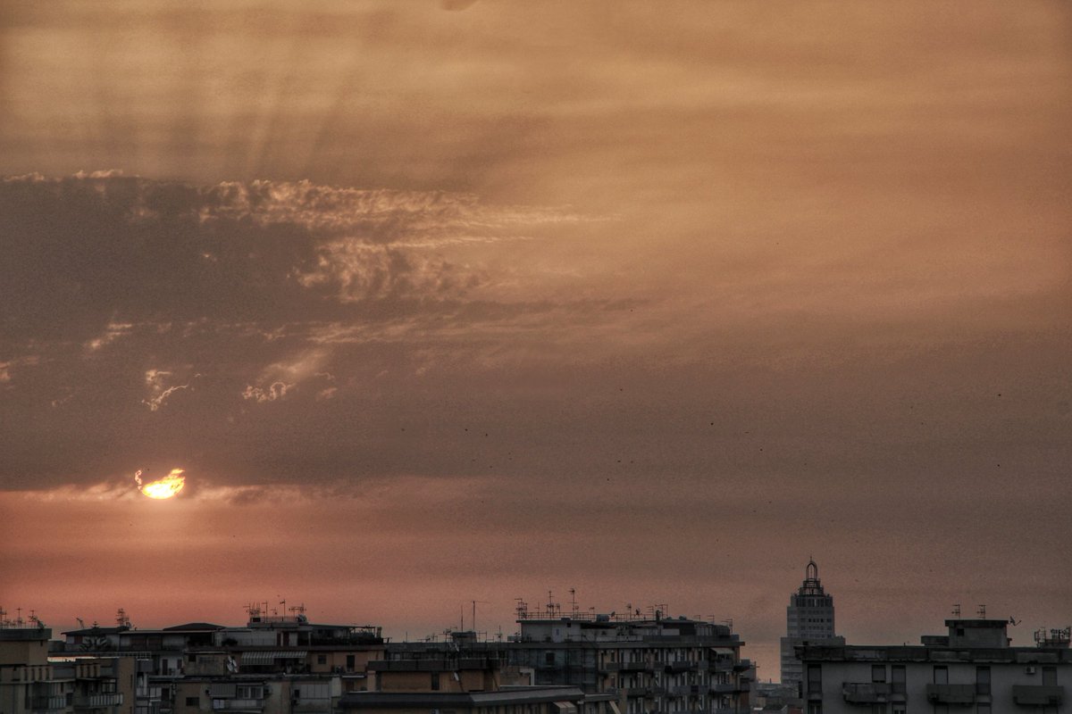 #Palermo #Photo #Sicilia #sunrise #photooftheday #photoshoot #StormHour #MySicily ❤️