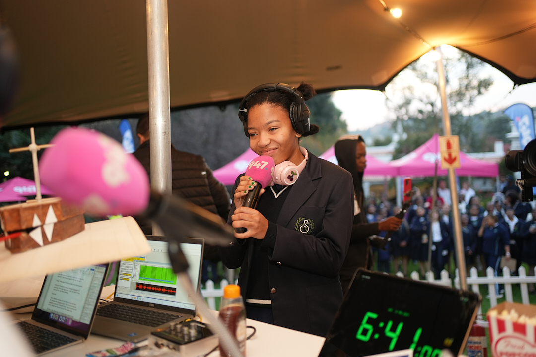 🗓️ Wednesday 15 May 📌 Roedean School SA, Parktown 👤👤 804 pupils Spotted: A pupil with her Dungeons & Dragons project that she is working on. Well impressive! 👏 #947SchoolInvasion with @Brand_SA #AneleAndTheClubOn947 📲Download Primedia+ App primediaplus.com