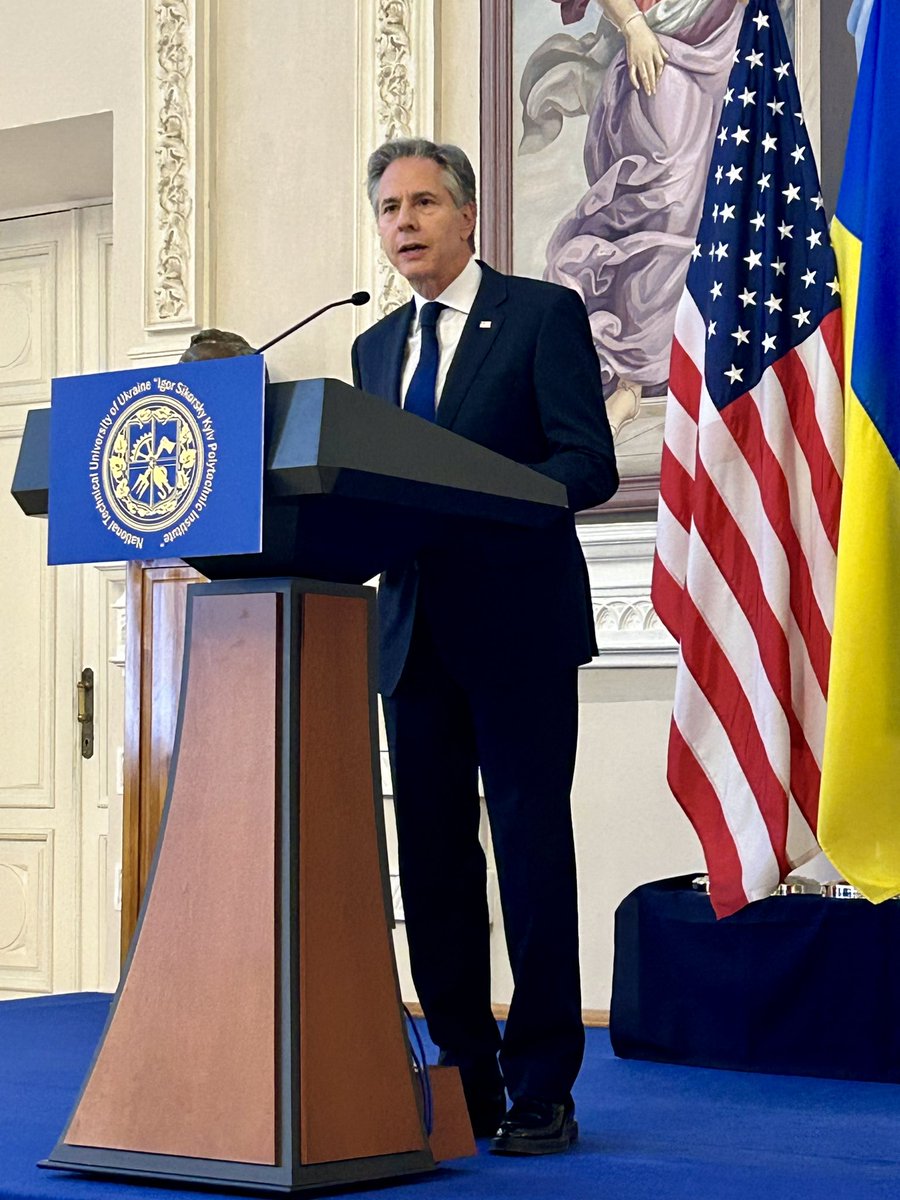 Great to see @SecBlinken in Kyiv. Focus on 🇺🇦 defense industry • ramp up production without losing spirit of experimentation • help Ukraine’s businesses attract more private investments • increase Ukraine’s potential to become defense exporter of weapons and training