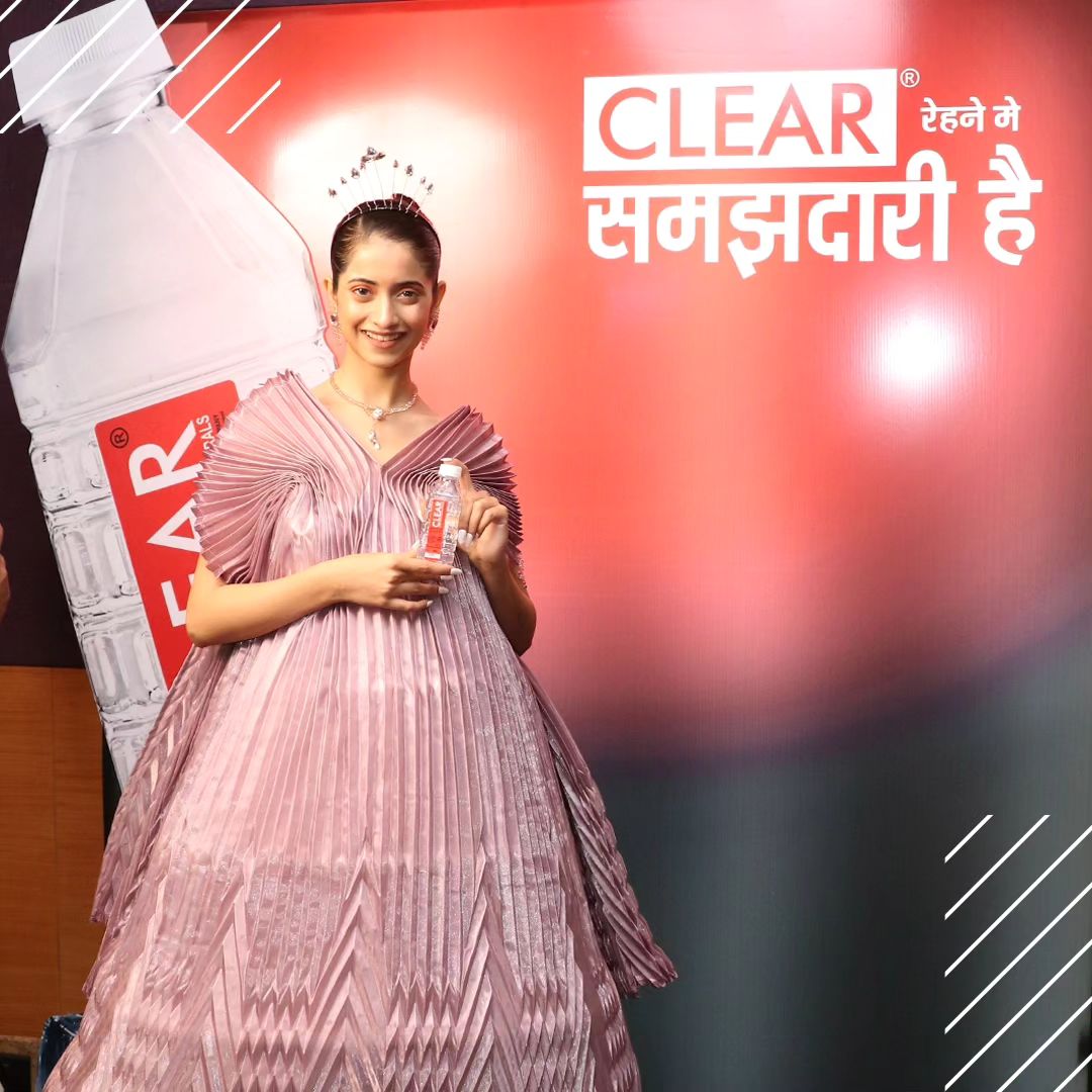 Clear Premium Water by Energy Beverages Pvt. Ltd. ensures access to safe drinking water nationwide, prioritizing quality and sustainability. Clear Rehne Mein Hi Samajhdari hai. #ClearPremiumWater #ClearRehneMeinSamajhdariHai #Clearpani #ClearPremiumWater