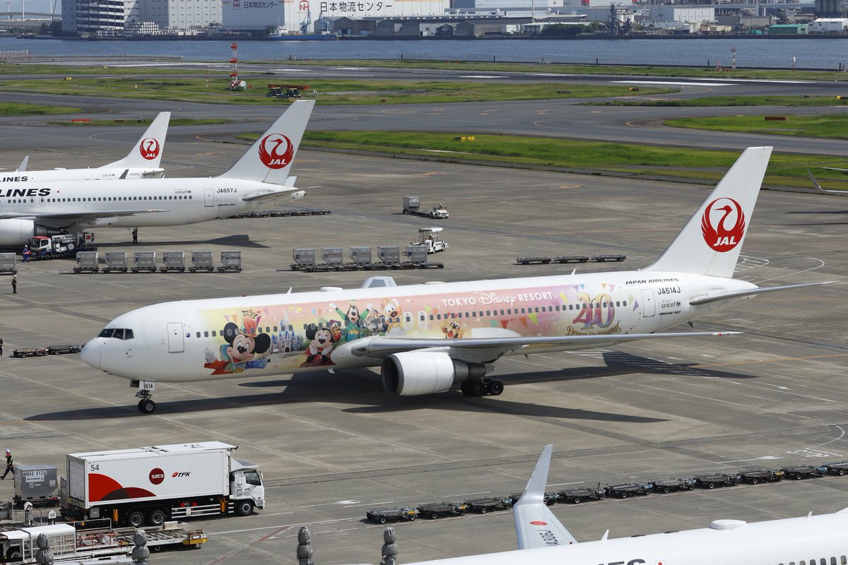 JA614J
JAL Colorful Dreams Express
「夢と魔法の飛行機」に今日も会いに来た…😭😭😭
たくさんの夢を乗せて、爽やかに空を翔ける…ドリームゴーラウンド！
'Dream-Go-Round' ever after!!
#JAL
#JA614J
#ドリームゴーラウンド
#東京ディズニーリゾート40周年
#東京ディズニーリゾート
#TDR_now