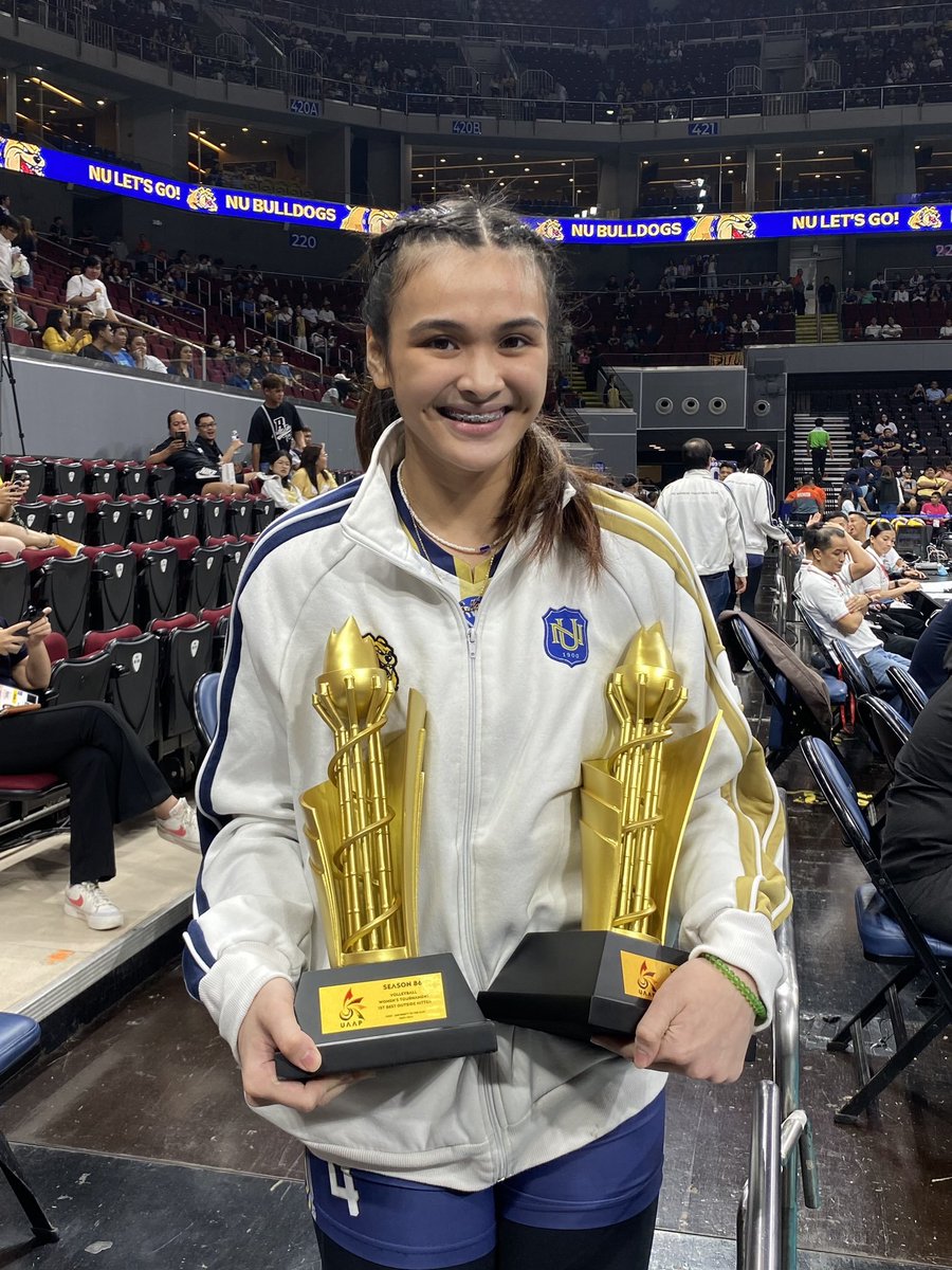 #UAAPSeason86 MOST VALUABLE PLAYER x FIRST BEST OUTSIDE HITTER. 🐶 Congratulations on your second UAAP MVP award, Bella! READ: news.abs-cbn.com/sports/2024/5/…