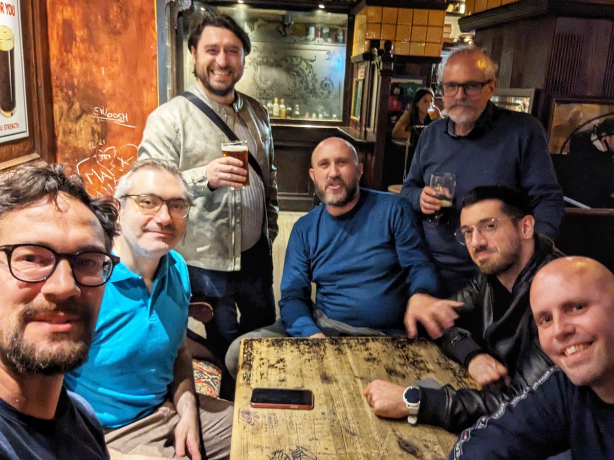 Venerdì c'è stata la PyBeer Python Pescara di maggio al Jayson's Irish Pub 🍻 Abbiamo parlato di Python, birra e investimenti finanziari 🐍 Ci siamo anche incontrati con il gruppo English Speaking Pescara 🇬🇧 Unisciti 👇 pescara.python.it #PythonPescara #Python #Pescara