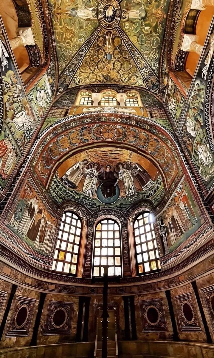 #worldphotography 
 #worldtravelbook #worldtravelpics 
 #worldheritage
The Basilica of San Vitale is a church in Ravenna, Italy, and one of the most important examples of early Christian Byzantine art and architecture in western Europe.🇮🇹
