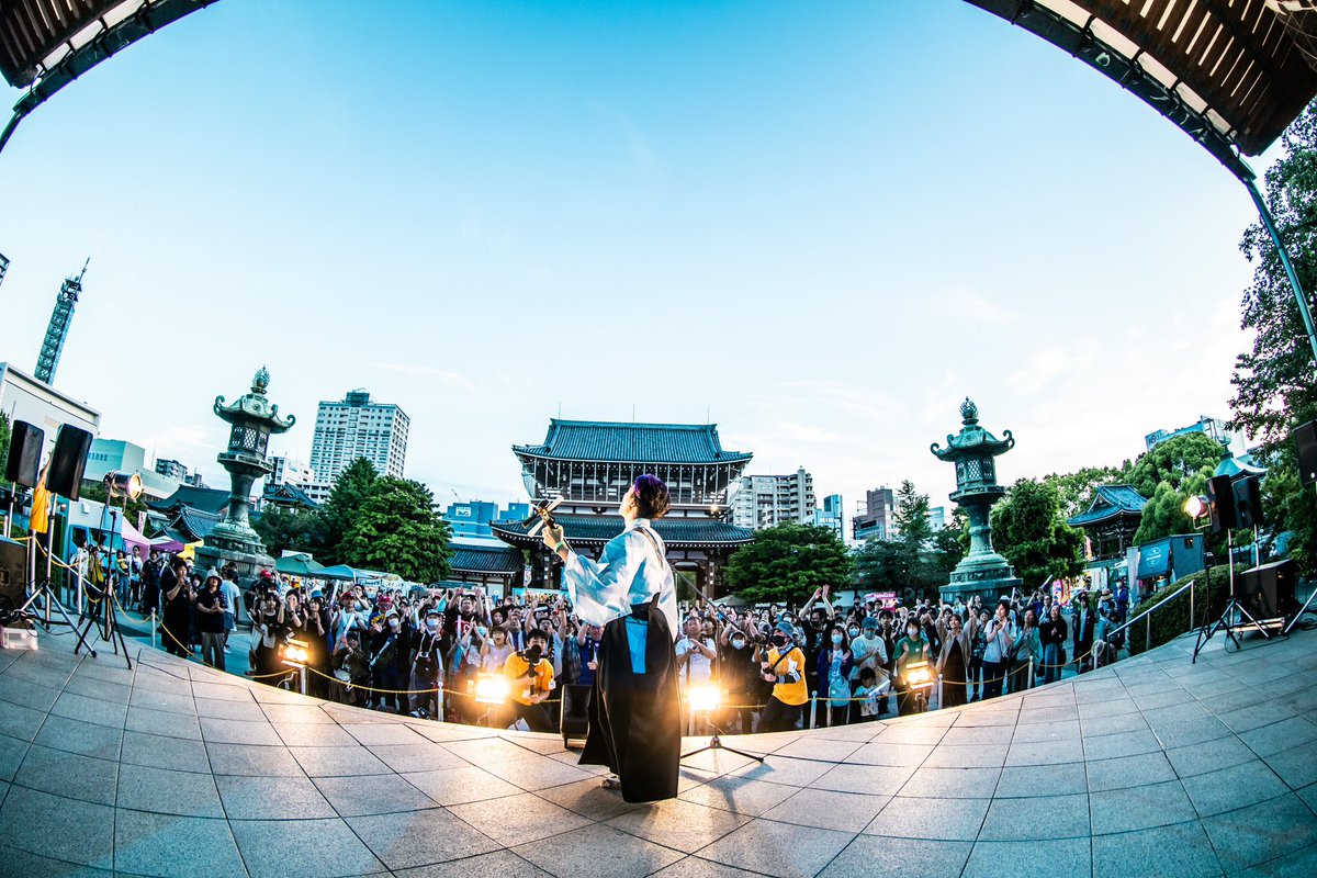 koji0507's tweet photo. 山口晃司「NIKATA」配信中。
https://t.co/vOy10YZK7p
秋田県に伝わる伝統曲「秋田荷方節」にインスパイアを受けたオリジナル楽曲。
荷方節が持つ、独特な三味線フレーズはそのままに、各楽器それぞれの楽曲へのアプローチとアンサンブルを楽しんでください⚡️
たくさんシェアしてね✨
#山口晃司 https://t.co/kf42Qf1YCB